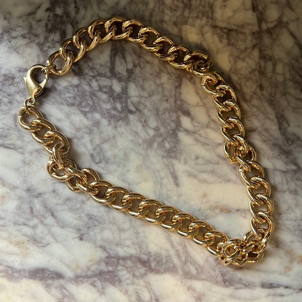 Chunky fashion jewelry necklace